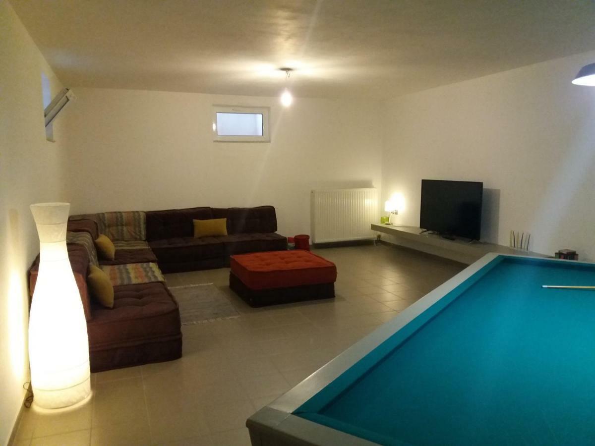 Villa Serenis Porovitsa Exteriör bild